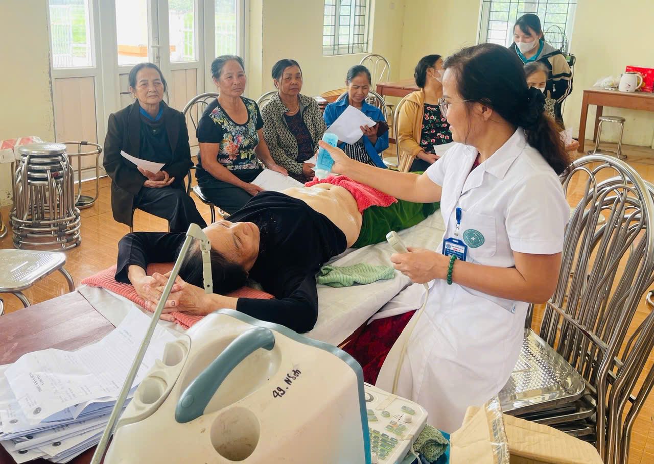 TRẠM Y TẾ VÂN HÀ TỔ CHỨC RA QUÂN  KHÁM SÀNG LỌC MIỄN PHÍ BỆNH KHÔNG LÂY NHIỄM CHO NGƯỜI DÂN TRÊN ĐỊA BÀN PHƯỜNG🍀🌸🍀🌸🍀